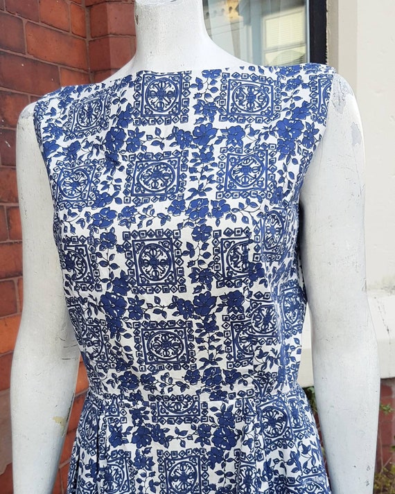 Sale super cute 1950s blue and white patterned hi… - image 1