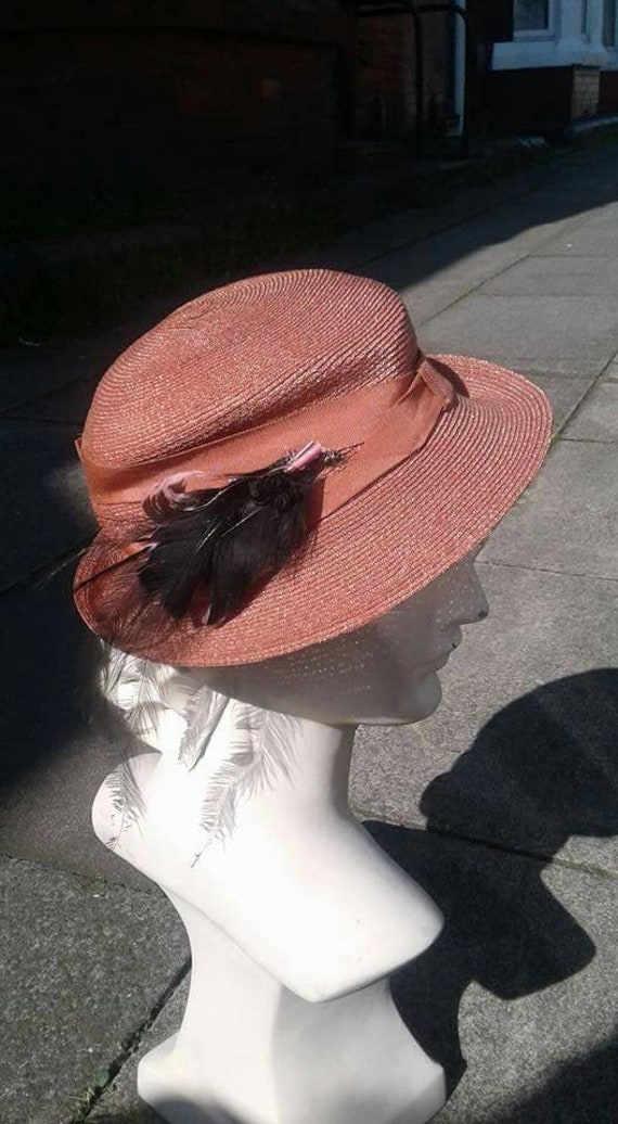 Stunning peachy pink 1930s art deco straw hat with