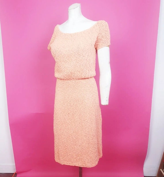 Beautiful 1950s knit boucle dress in a gorgeous p… - image 1