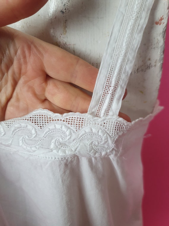 Beautiful 1920s white cotton slip with lace art d… - image 3