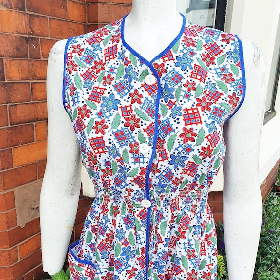 Colourful 1940s red green blue and white cotton pr