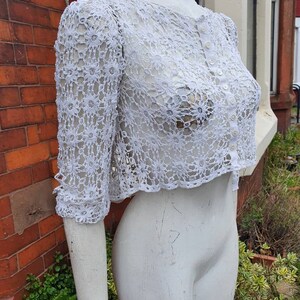 Sale romantic 1930s 40s hand crochet buttoned cardigan shell button so beautiful image 9