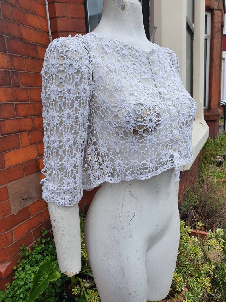 Sale romantic 1930s 40s hand crochet buttoned cardigan shell button so beautiful image 9