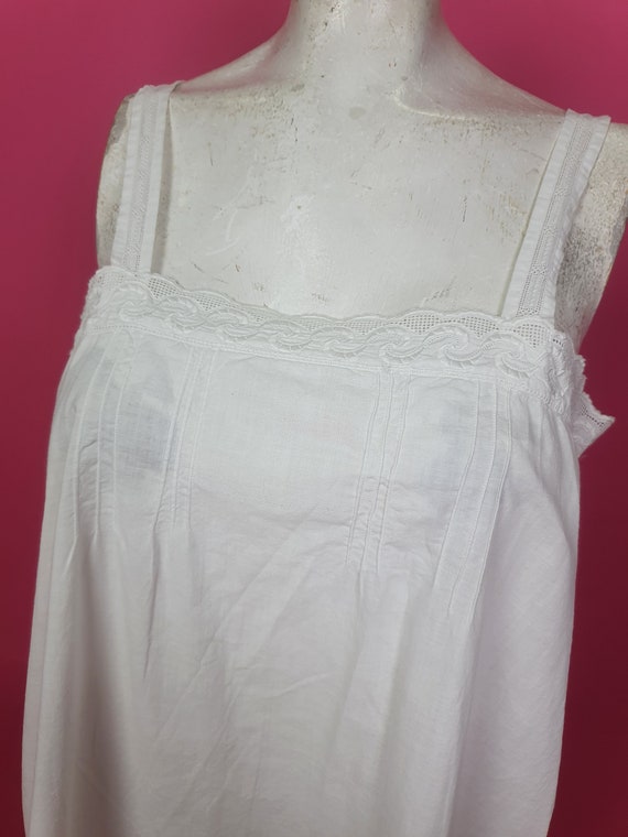 Beautiful 1920s white cotton slip with lace art d… - image 6