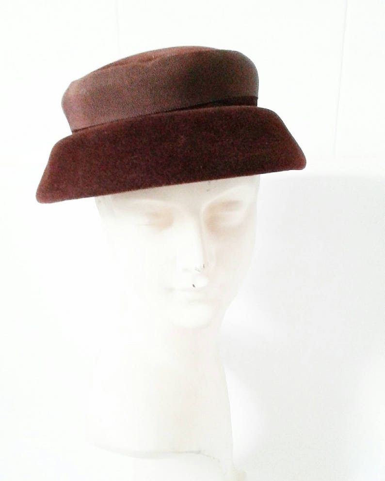 SALE Cute 1950s brown felt mushroom hat pin up madmen