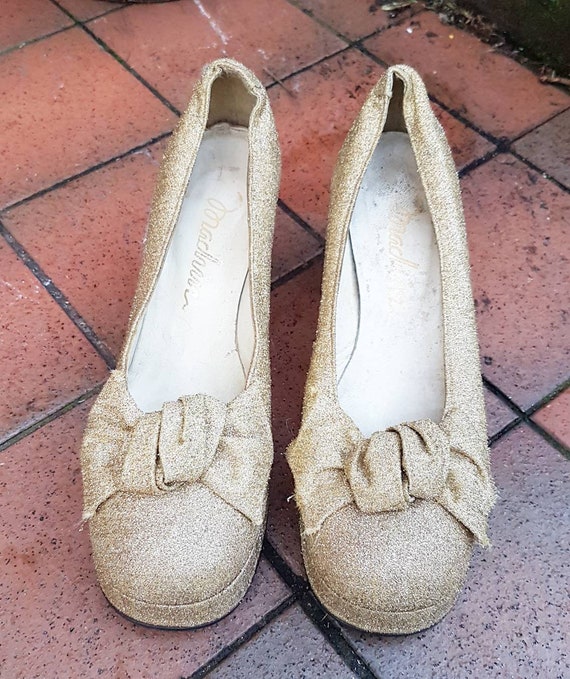 Amazing 1960s 70s gold lamè platform dress shoes … - image 4