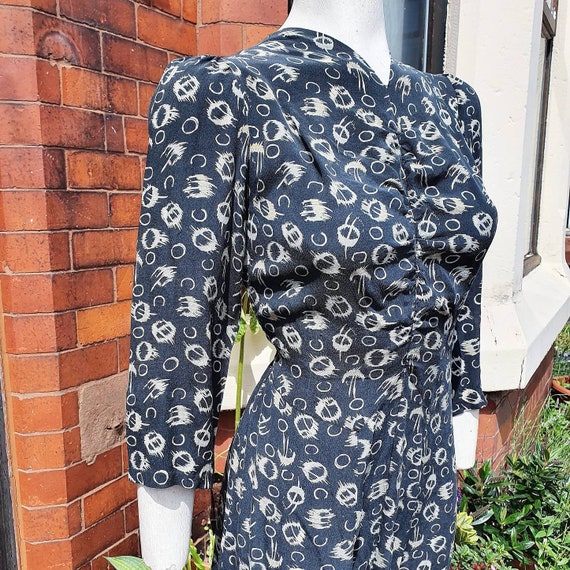 Gorgeous later 1930s art deco print semi sheer cre
