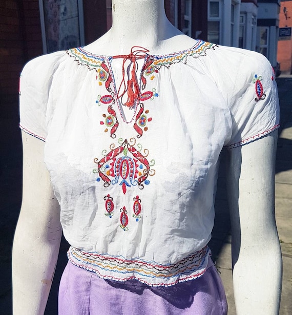 Beautiful 1930s 40s eastern european hand embroide