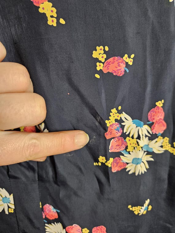 Rare 1940s volup novelty print blouse strawberrie… - image 7