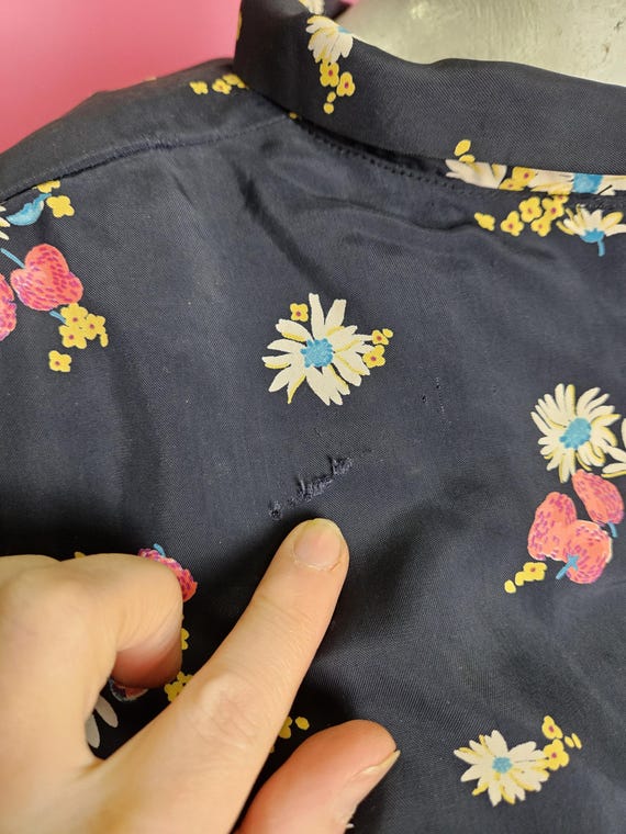 Rare 1940s volup novelty print blouse strawberrie… - image 9