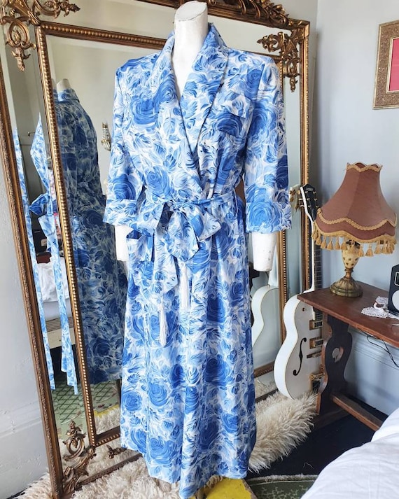 Sale gorgeous romantic 1940s 50s St Michaels robe 