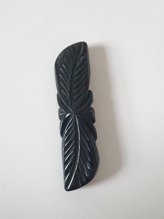 Sale Bakelite 1930s 40s black carved brooch perfe… - image 3