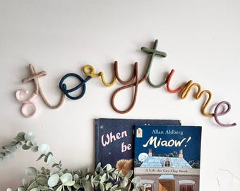 カラフルなストーリータイムウォールサイン、子供部屋の読書コーナー装飾