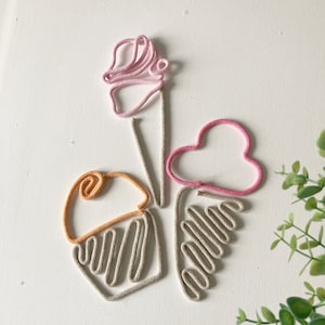Set mit 3 dekorativen Eistüten für die Dekoration von Kinderzimmer, Babyzimmer, Eisdiele oder Eisdiele
