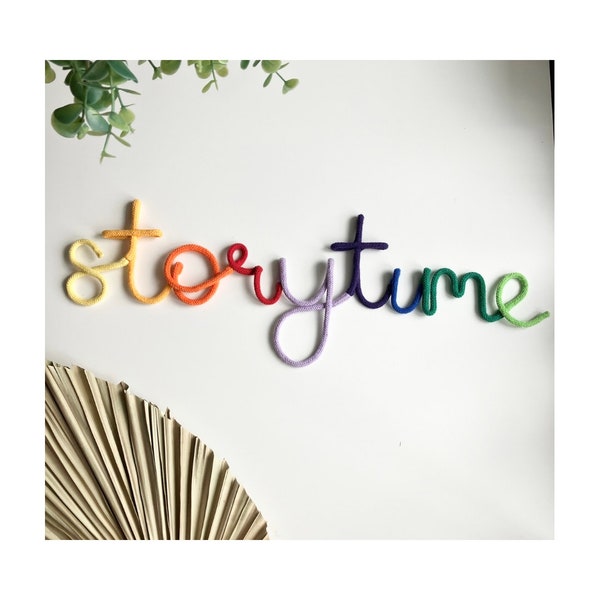 Mehrfarbiges Regenbogen-Storytime-Wandseil-Drahtschild für Kinderzimmer, Leseecke oder Spielzimmer, Bücherwurm-Geschenkidee, Leseschild
