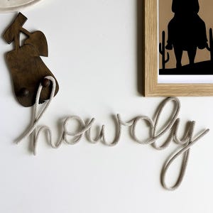 Cartello da parete "Howdy" - Decorazione ispirata al western per camerette, asili nido o adulti amanti del divertimento