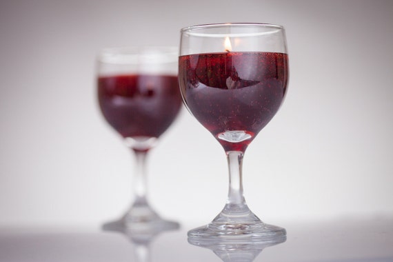 Merlot wine scented and long-lasting gel candle perfect for romantic and any occasions.  This great candle is the perfect gift.