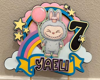 Adorno personalizado para pastel de cumpleaños de Labu / Decoración para fiesta de conejito monstruo / Adorno personalizado con nombre y edad / Cumpleaños con temática de Labu