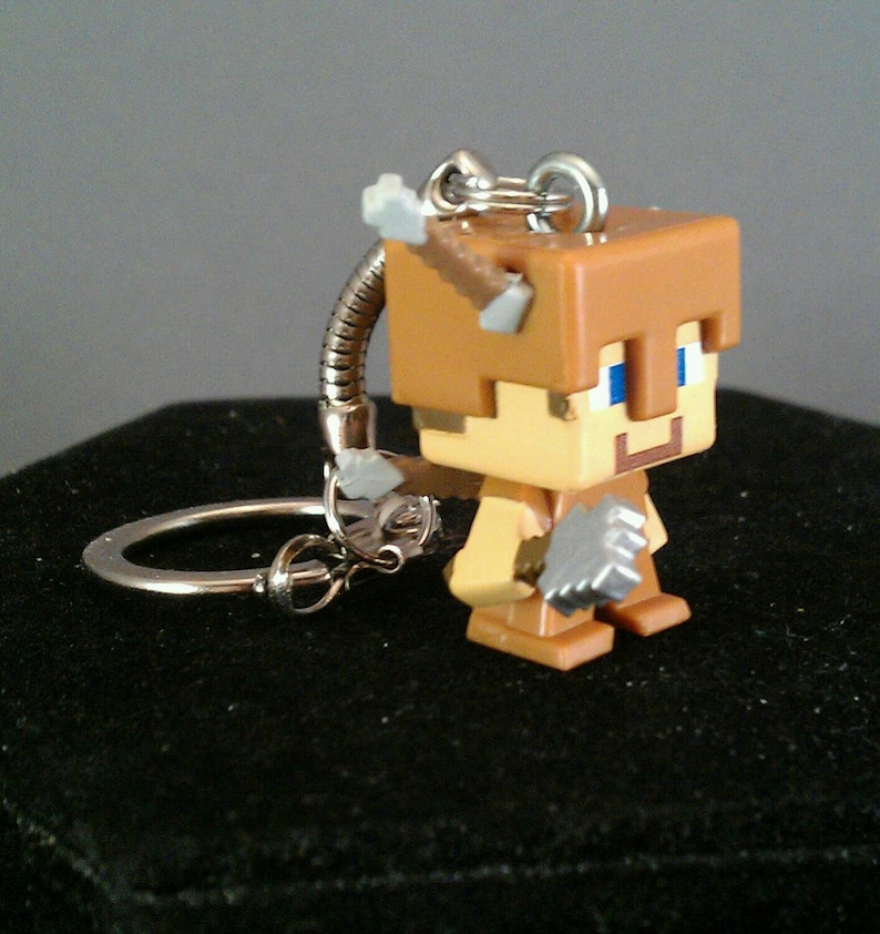 Minecraft Keychains / Steve With Arrows / Mini Figure Keychains