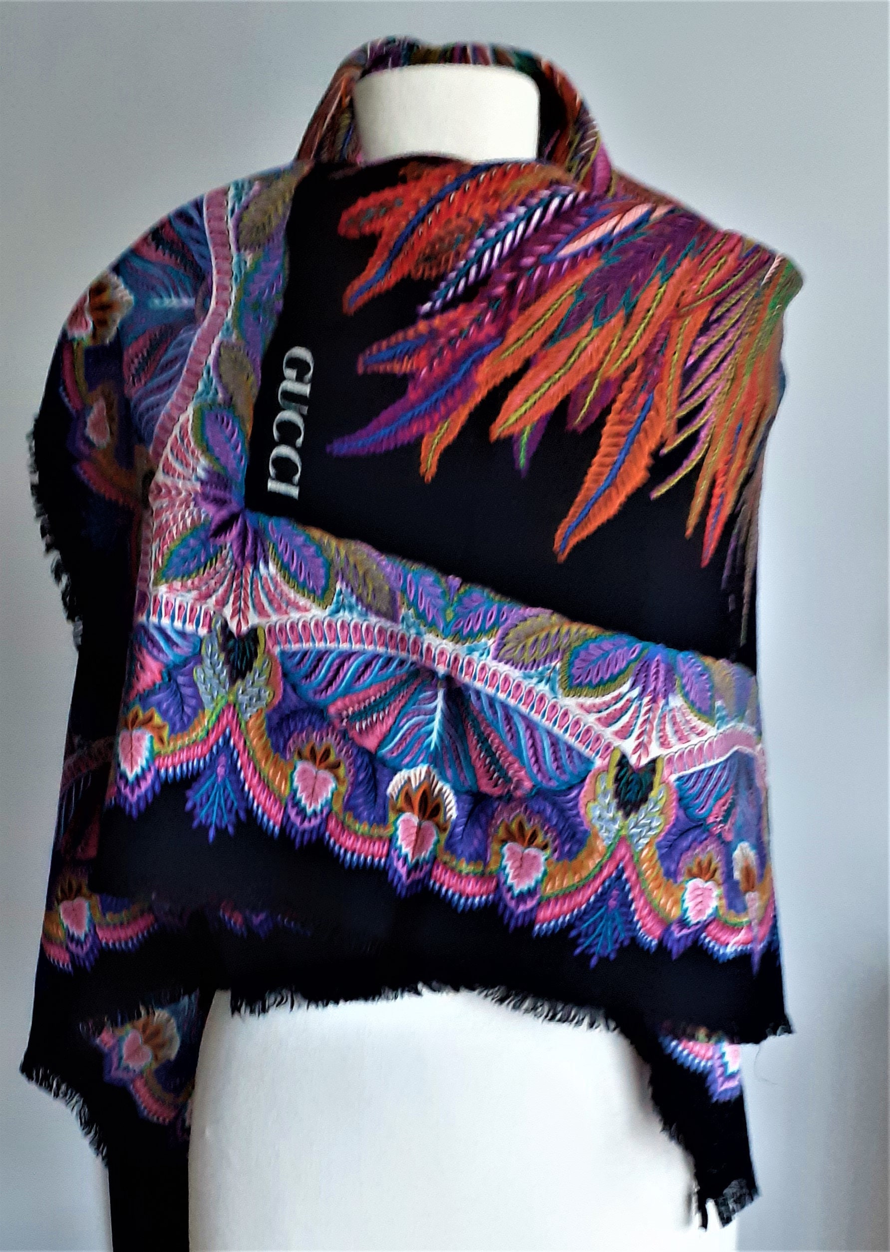Vintage Gucci Shawl, Rare Woollen Stole, 1980s Gucci Wrap Vintage Gucci Shawl, Rare Woollen Stole, 1980s Gucci Wrap