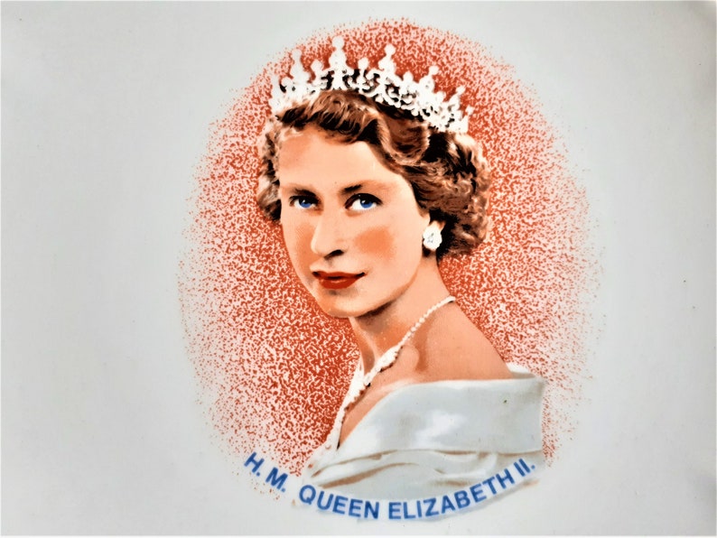 Vintage Queen Elizabeth II Plates Coronation 1953 Portrait Etsy