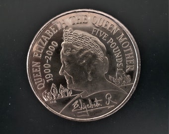 2000 UK Queen Mother Centenary 5 pound coin, 100th birthday, Queen Elizabeth II, Elizabeth Bowes-Lyon, Royal Mint