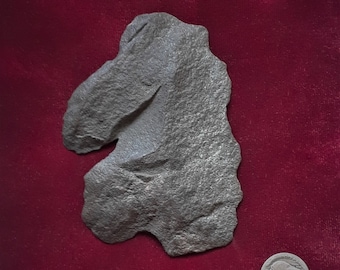 Hacha de batalla de piedra antigua de las llanuras del sur