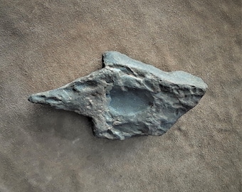 Antiguo hacha de pico de piedra de América del Norte