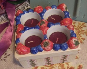 3" x 5.5" Vintage Yankee Candle Berries, 4 Tea Lights, Kitchen and Dining Decor, Patio or Porch Decor, Novelty