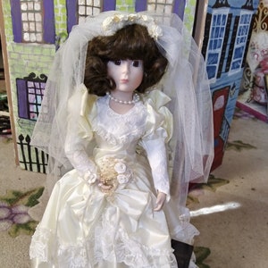 House Of Lloyd Bride Doll: Vintage Porcelain Collector Doll, 17&quot;