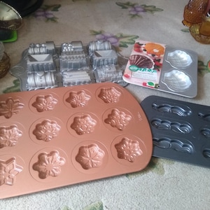 Choice of 4 Novelty 3d Baking Pans, Vintage