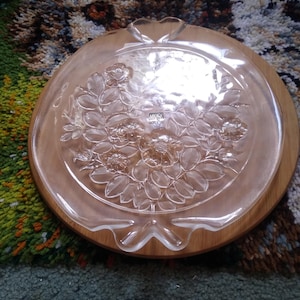 Mikasa Crystal Platter: Bianca Style Frosted Floral Glass (14.25 inch)