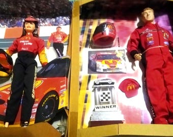 激希少レア バービー人形 NASCAR マクドナルド コレクターエディション Vintage NASCAR Barbie Doll: Bill Elliott #94, 1999 Mcdonald's