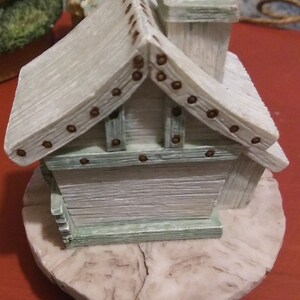 Puede incluir: Un juego de tres tazas de cer&aacute;mica con un acabado moteado y mate. Las tazas son de color crema, gris claro y gris oscuro. Cada taza tiene un dise&ntilde;o simple y moderno y un asa redondeada.