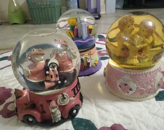 Choice of 3 Sweet Vintage Snow Domes, Las Vegas or Dreamcicles or Bears Fire Engine, Musical