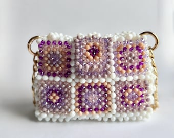 Bolso de cuentas hecho a mano por la abuela