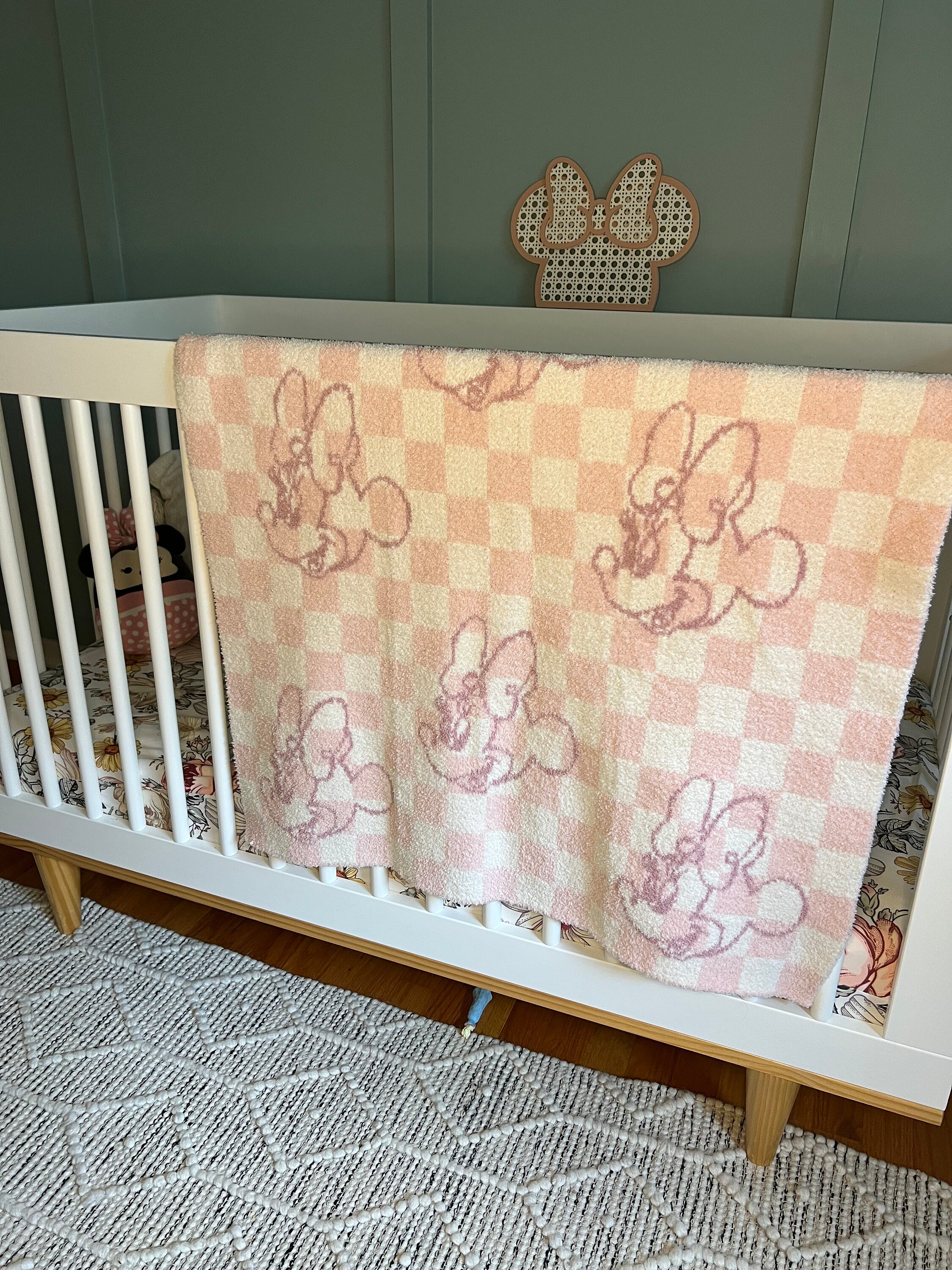 minnie mouse crib liner
