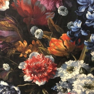 Italienischer Samtstoff mit floralen Mustern Hortensienblüten in dunkler Farbe Meterware