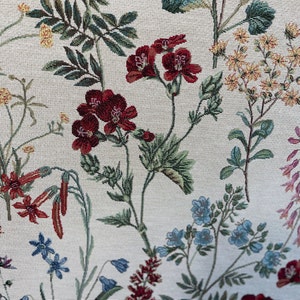 Wildflowers Meadow Luxe geweven bloemen stoffen bekleding Beige tapijt textiel rode bloem
