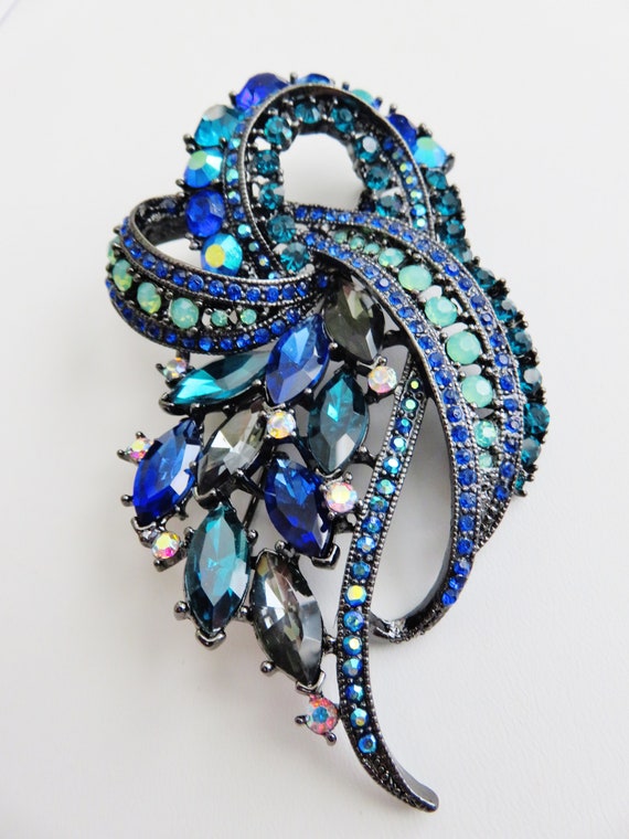 Stunning Joan Rivers Classic Collection Jeweled Ri