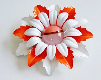 1960s Retro Flower Power Brooch Pin