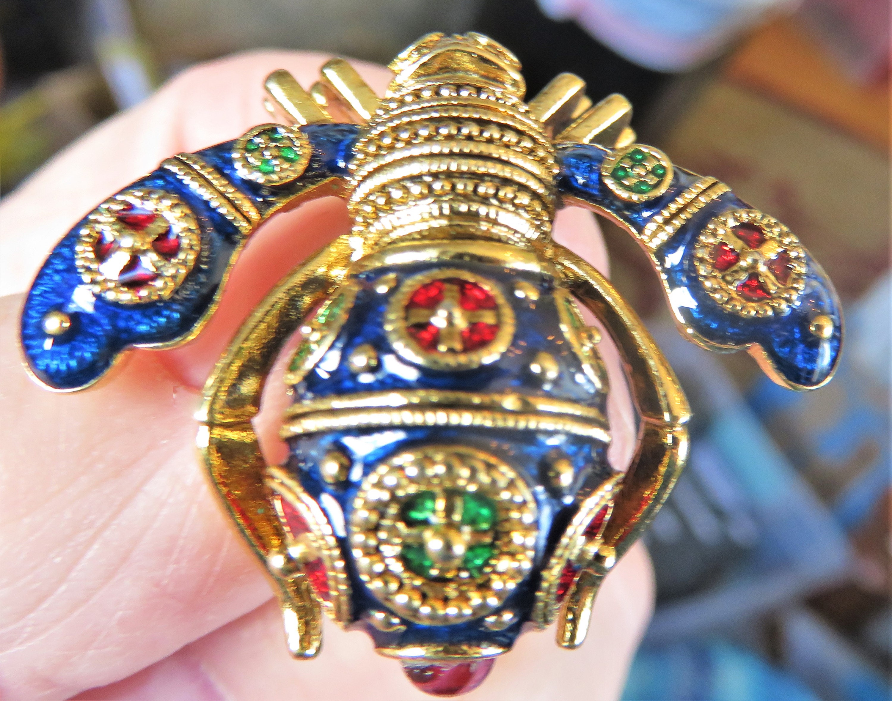 Joan Rivers Imperial Bee Brooch Pin - Etsy Joan Rivers Imperial Bee Brooch Pin - Etsy