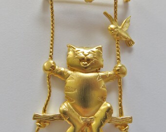 JJ Jonette Shiny Gold Tone Happy Cat On Articulating Swing Brooch Pin