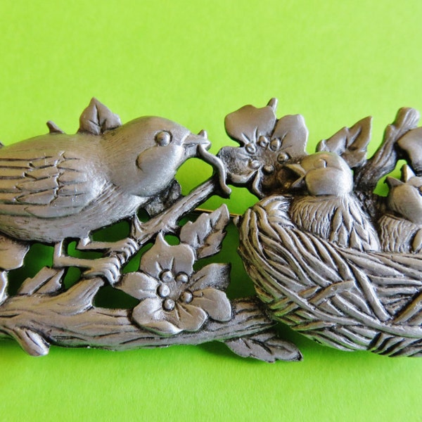 JJ Jonette Mommy Bird Brings Dinner Home To Nesting Baby Birds Brooch Pin/Rare