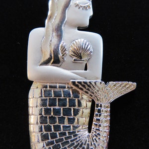 JJ Jonette Silver Pewter Large Mermaid Brooch Pin image 2