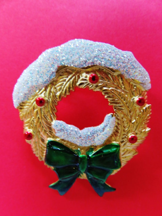 JJ Jonette Gold Tone Snow Covered Wreath Brooch P… - image 3