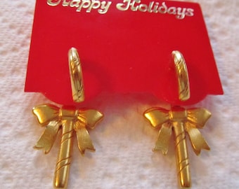 JJ Jonette Gold Tone Christmas Candy Cane Pierced  Earrings