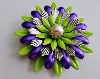 Spectacular Retro Funky Metal Flower Power Brooch Pin