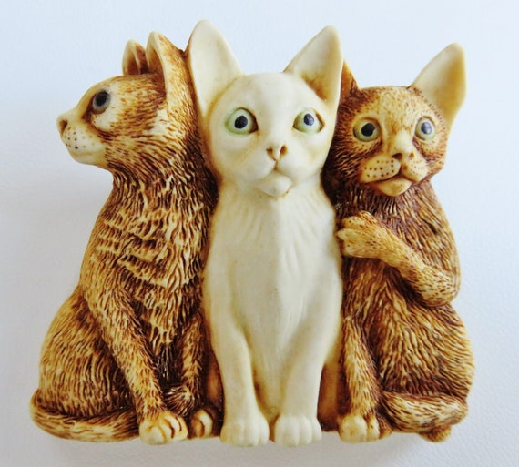 Vintage Harmony Kingdom Scaredy Cat Brooch Pin