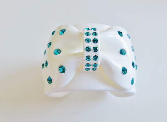 Vintage  Bow Style White Lucite Cuff Bracelet wit… - image 3